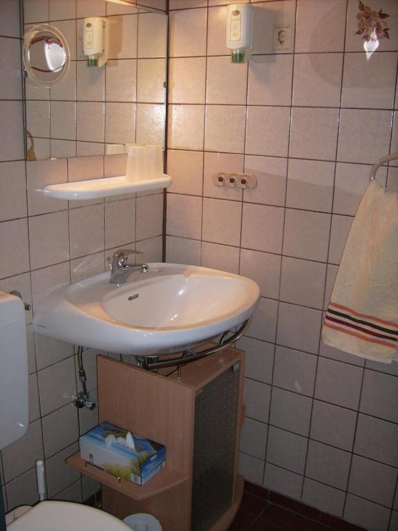 Gaestehaus Hochrhoenblick Schonau an der Brend Room photo